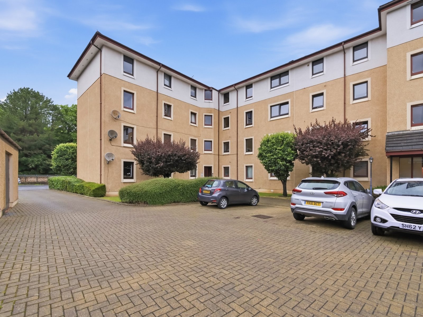 9/4 Warriston Road, Edinburgh, EH7
