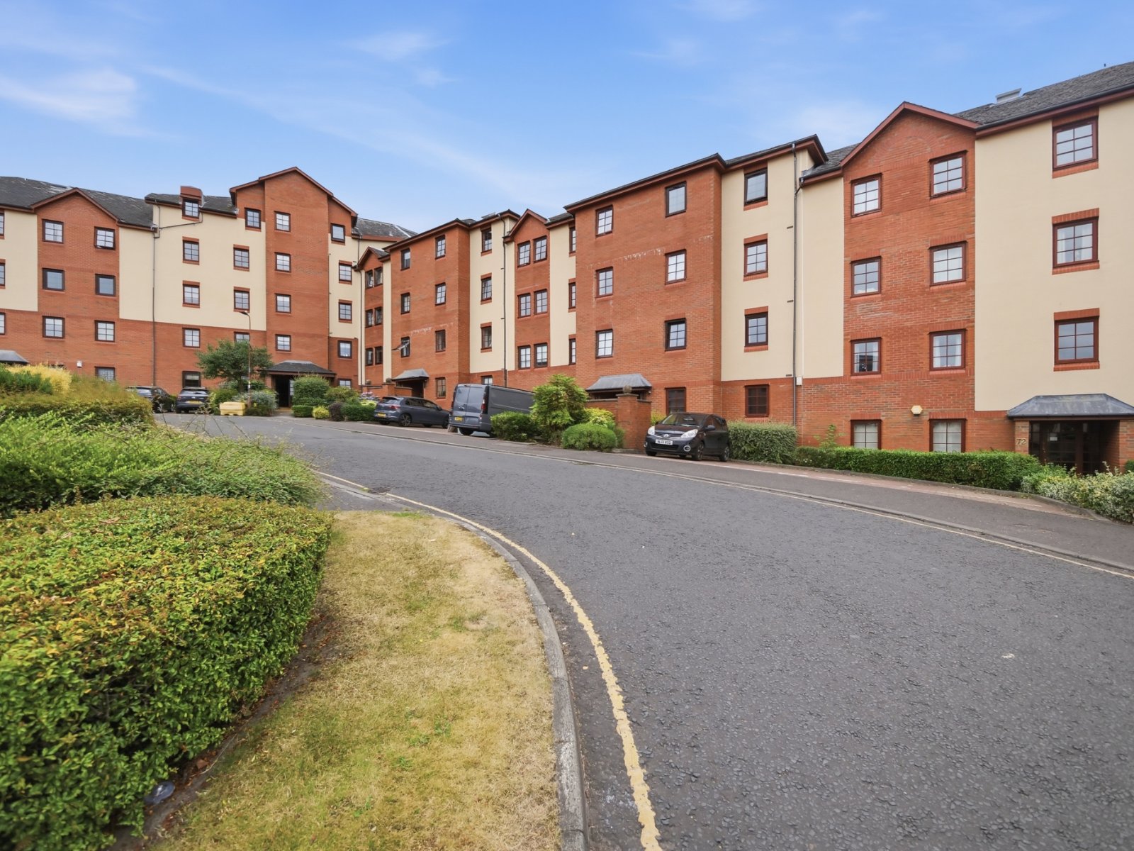 74/1 Orchard Brae Avenue, Edinburgh, EH4