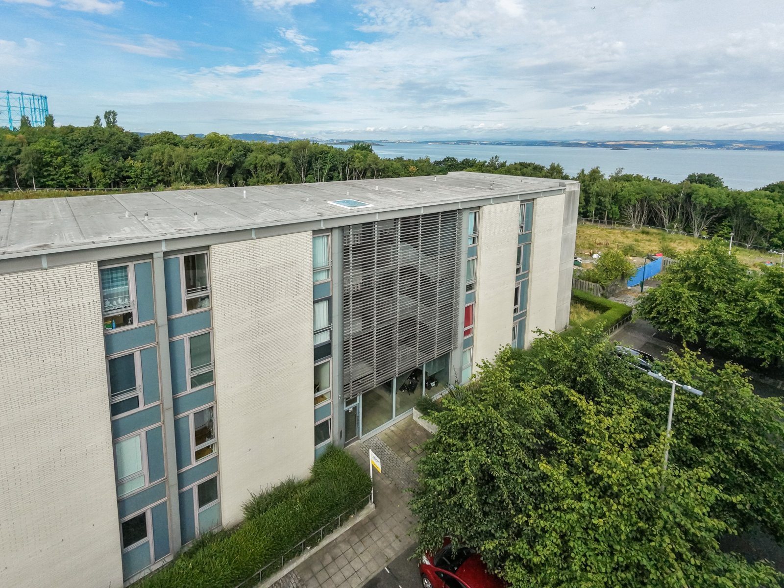 21/10 Saltire Street, Granton, Edinburgh, EH5