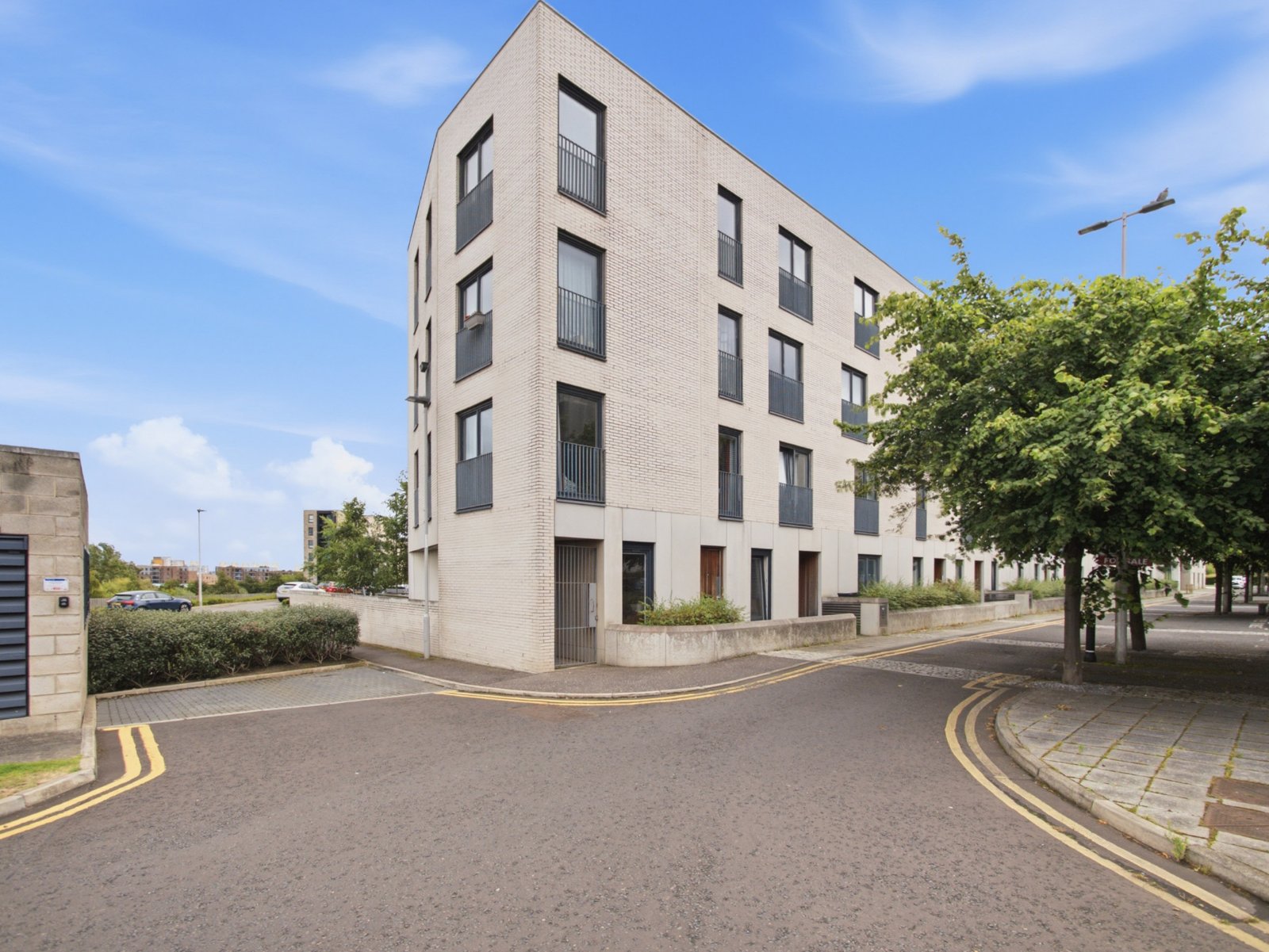 28/6 Saltire Street, Granton, Edinburgh, EH5