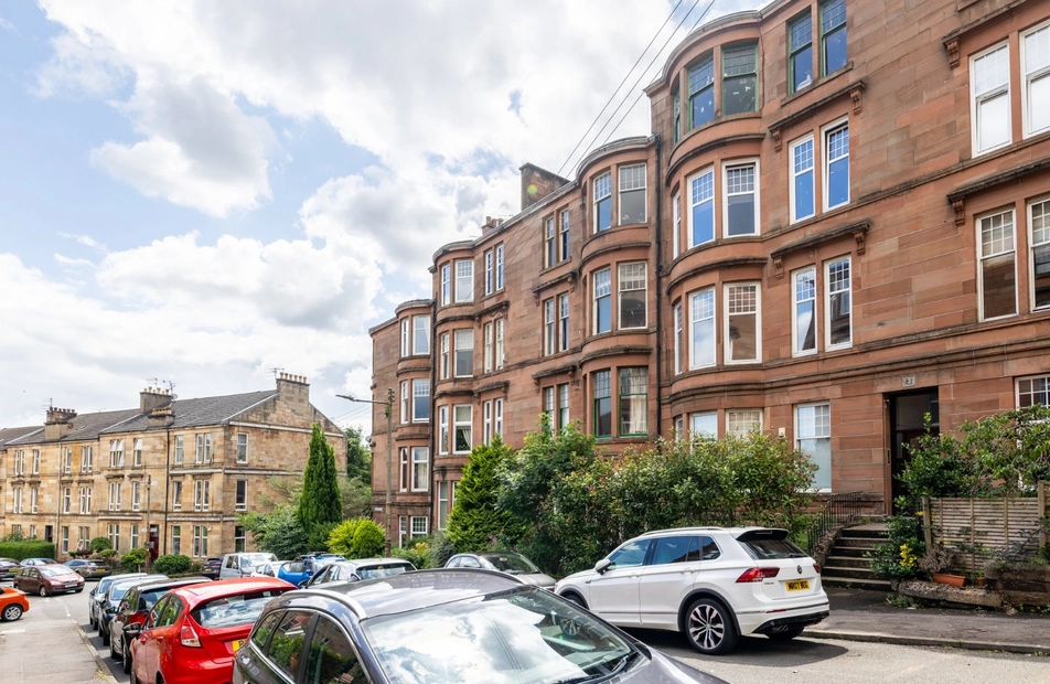 Apartment for sale with bedrooms in Grantley Gardens, Glasgow
